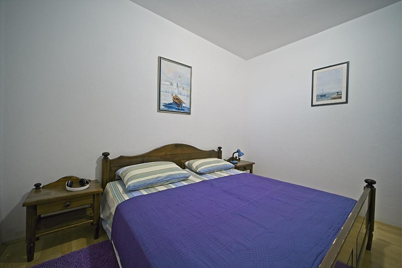Apartment Renata Postira Extérieur photo